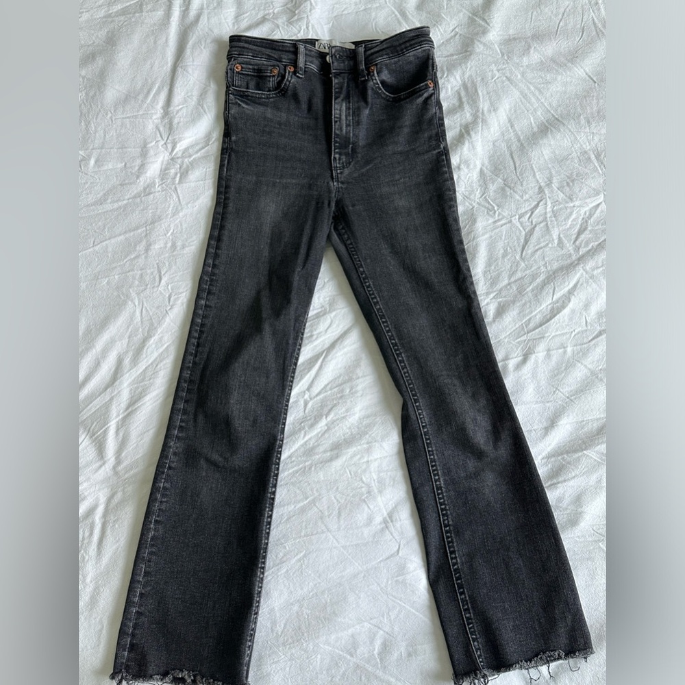 Zara Black Cropped Jean